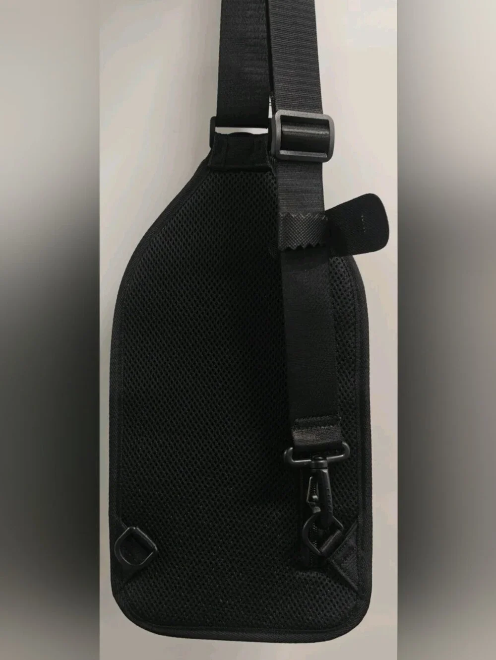 TRUE RELIGION Sling Bag Ripstop BRAND-NEW Black Color